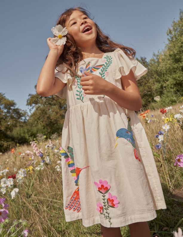 Jurk met applicaties en fladdermouwen Boden X8VRNV344 kleding Baby vanillestokje